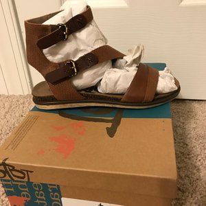 OTBT 'March on' sandal- 6.5- NEW in Box